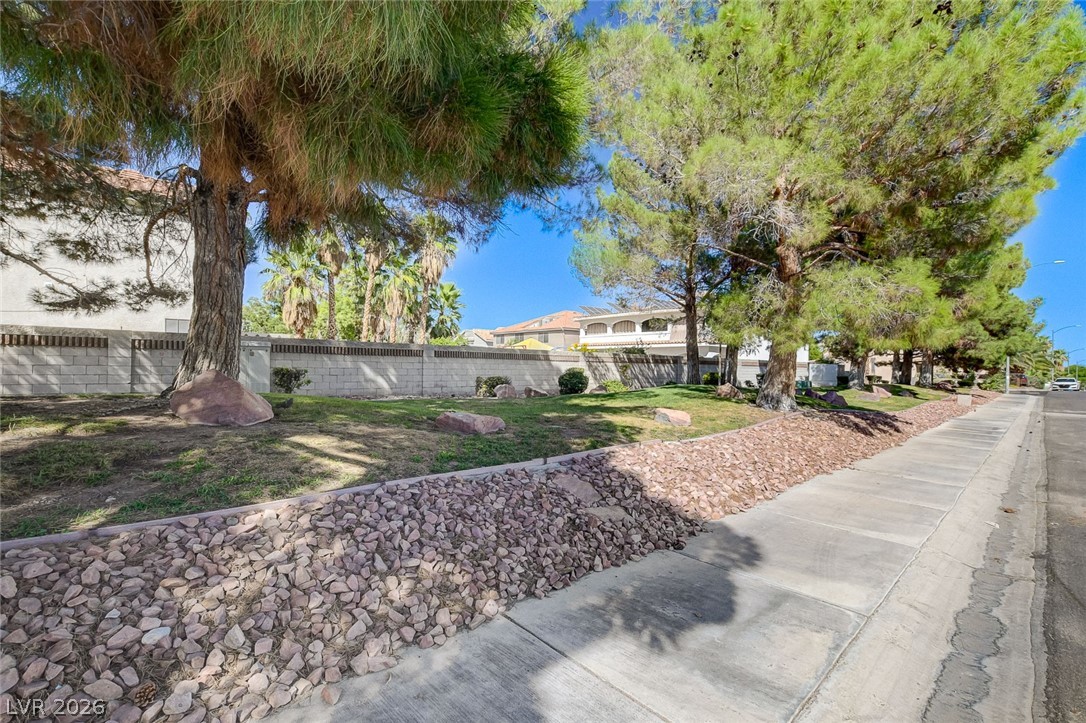 8752 Autumn Wreath Avenue Las Vegas NV 89129