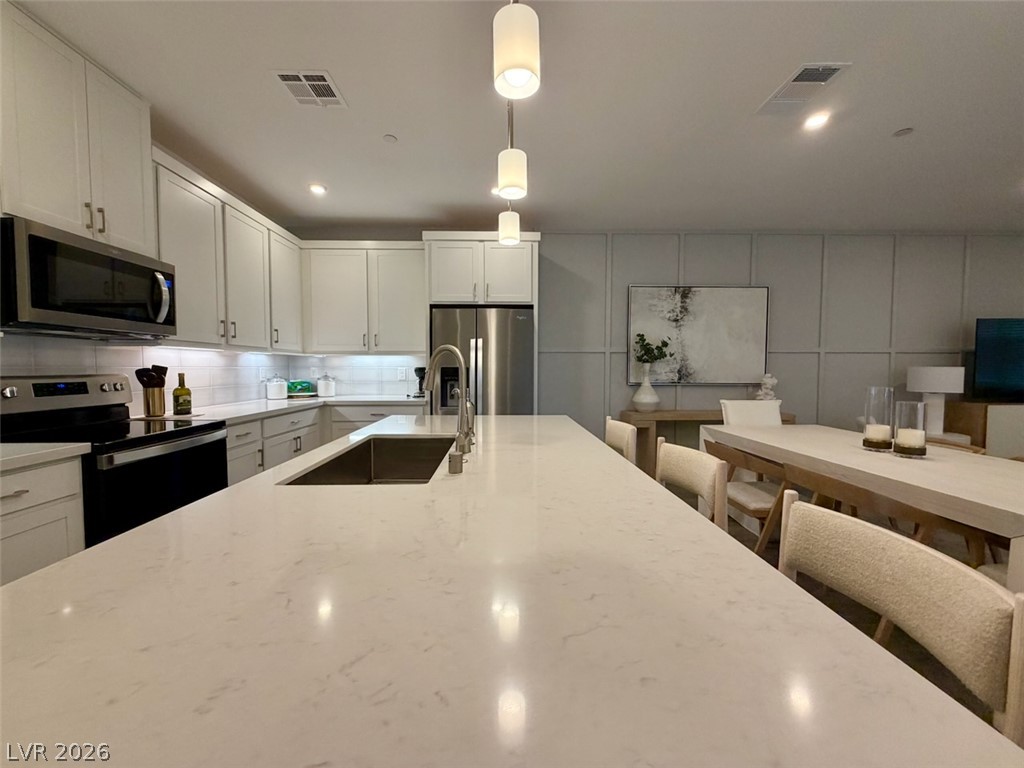 802 Royal Beekman Street Henderson NV 89011