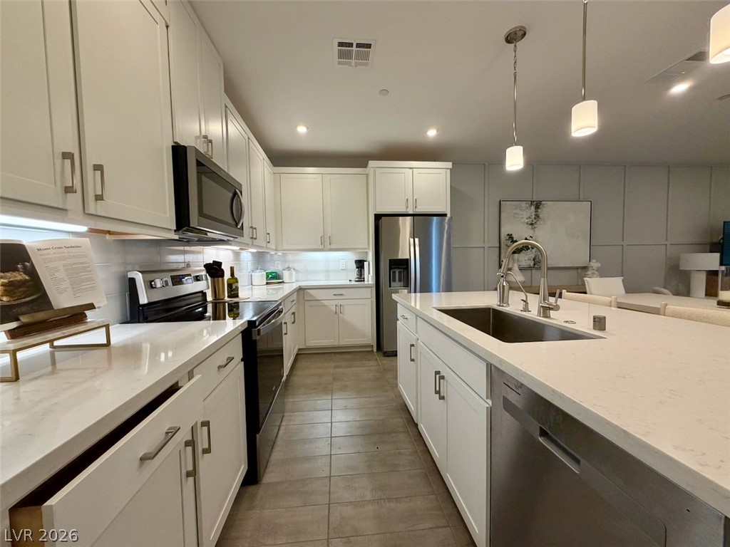 802 Royal Beekman Street Henderson NV 89011