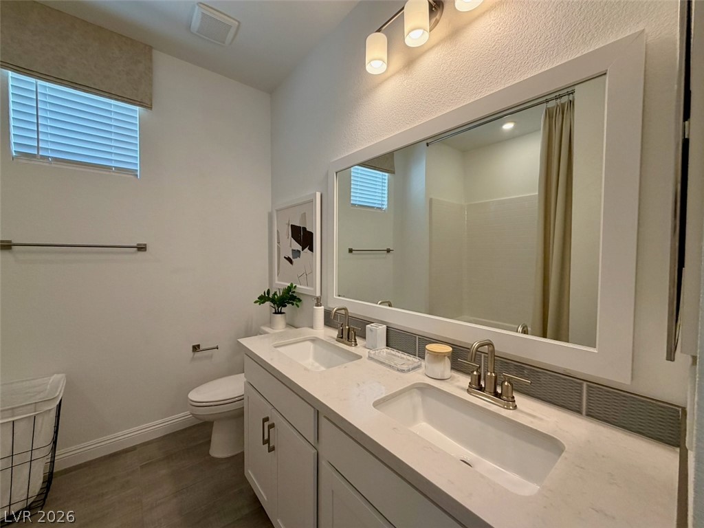 802 Royal Beekman Street Henderson NV 89011