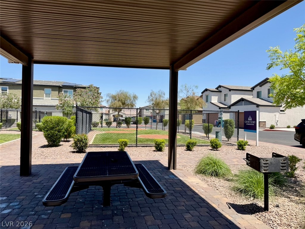 802 Royal Beekman Street Henderson NV 89011