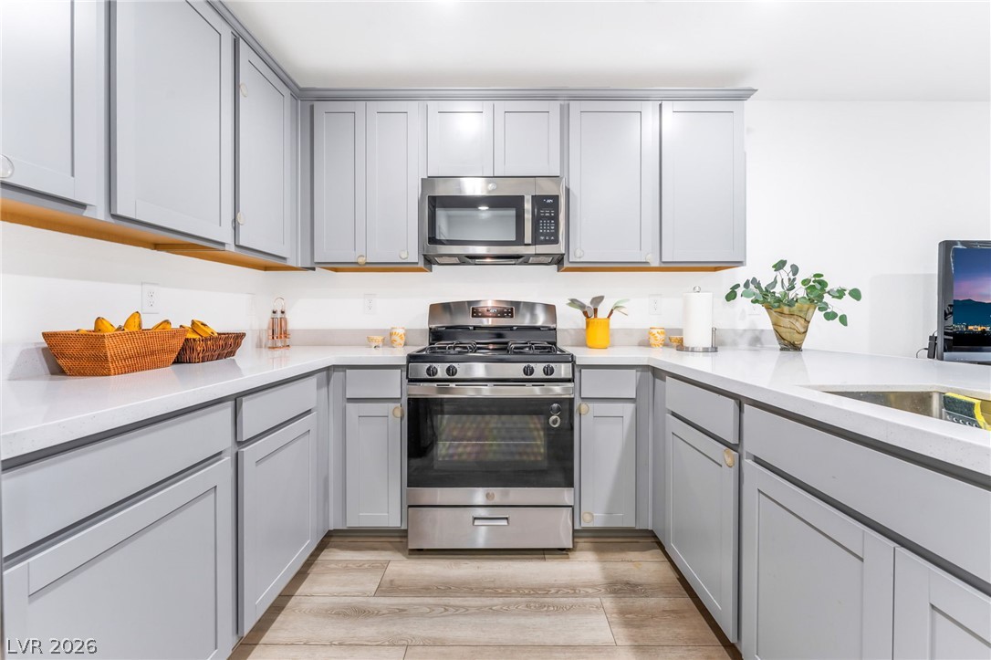 6252 Foxes Dale Street Las Vegas NV 89166