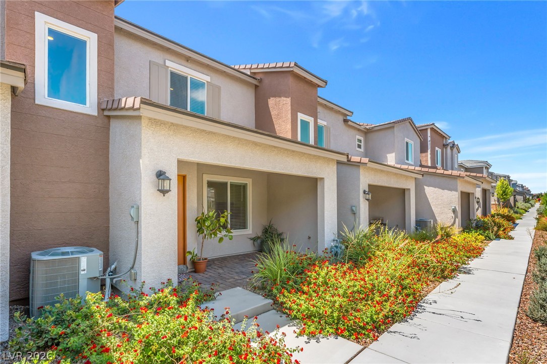 6252 Foxes Dale Street Las Vegas NV 89166