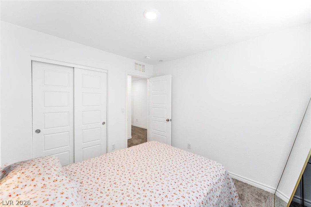 6252 Foxes Dale Street Las Vegas NV 89166