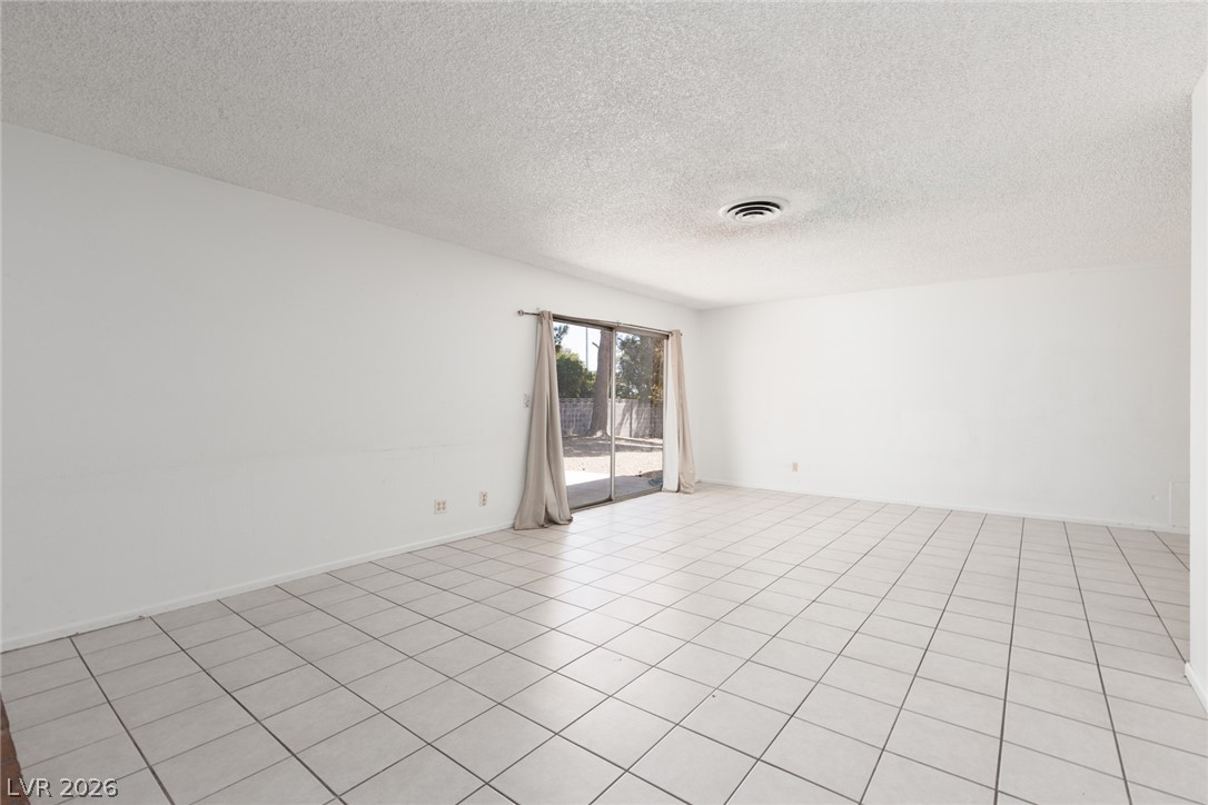 3958 Oakhill Avenue Las Vegas NV 89121