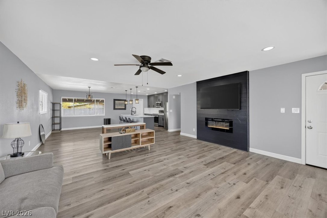3210 Bluebird Street Las Vegas NV 89121