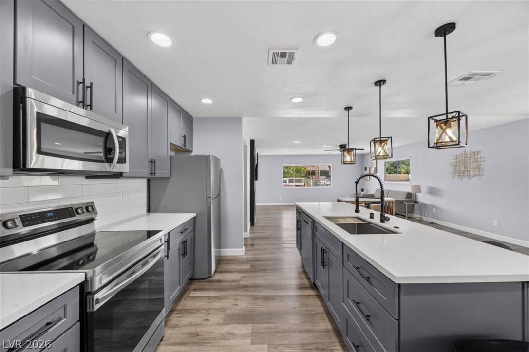 3210 Bluebird Street Las Vegas NV 89121