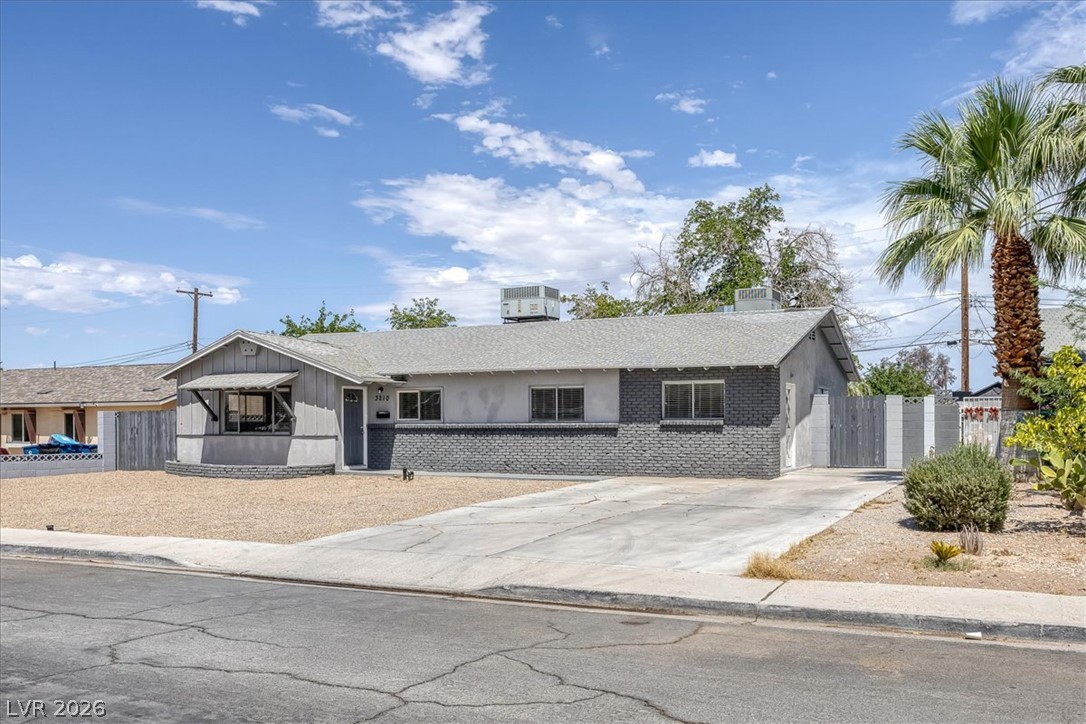 3210 Bluebird Street Las Vegas NV 89121