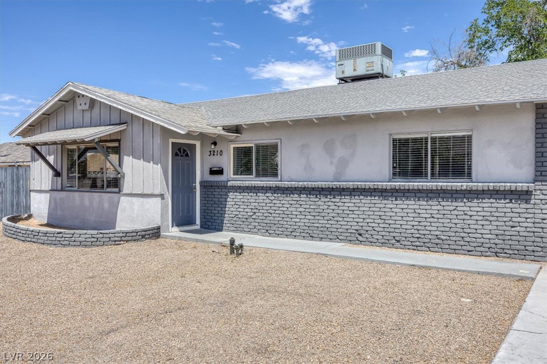 3210 Bluebird Street Las Vegas NV 89121