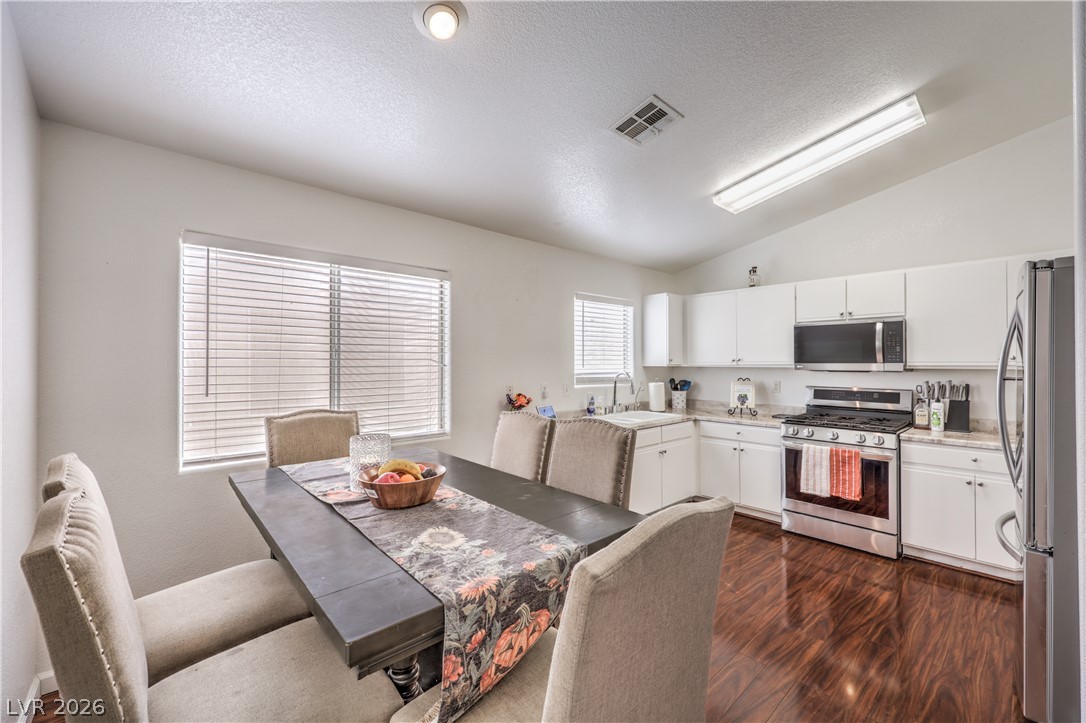 5528 Raven Creek Avenue Las Vegas NV 89130