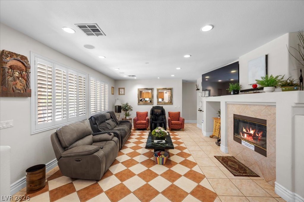 6681 Blue Sapphire Avenue Las Vegas NV 89110