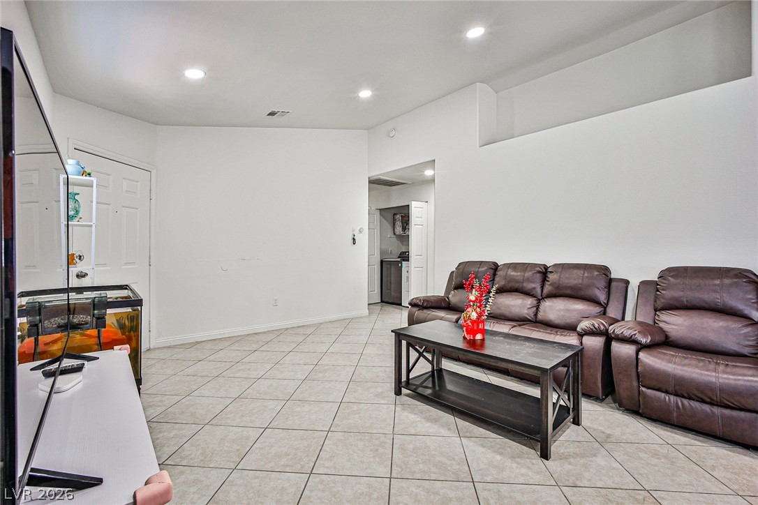 5519 Night Swim Lane Las Vegas NV 89113