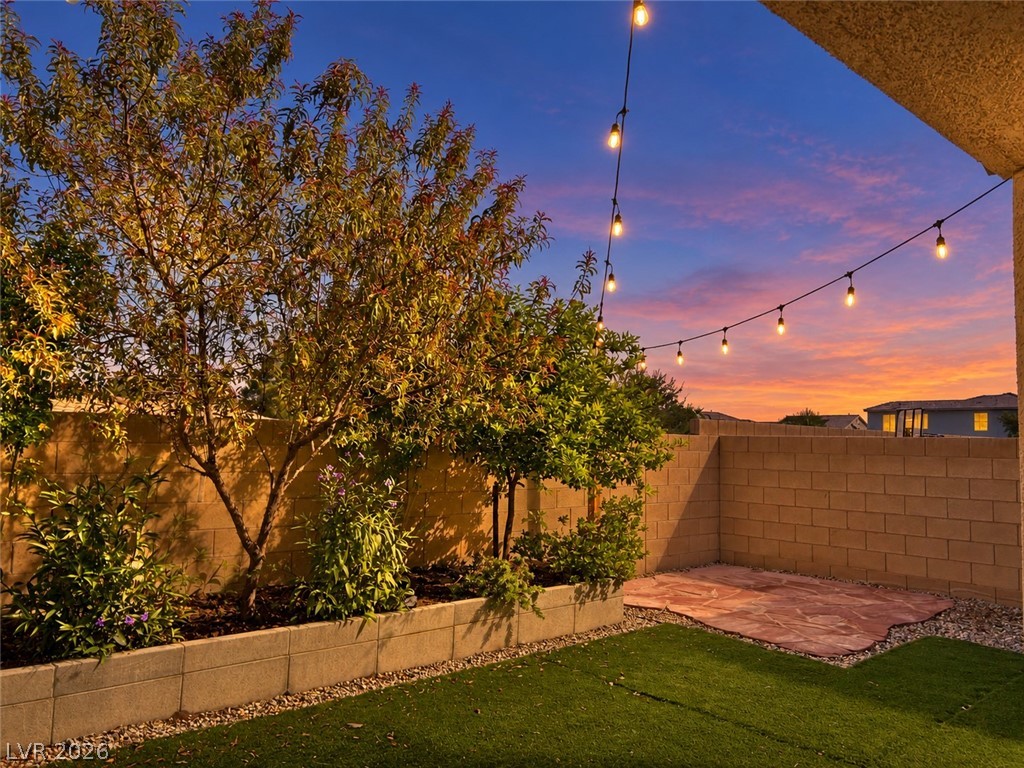 142 Antimony Avenue Las Vegas NV 89183