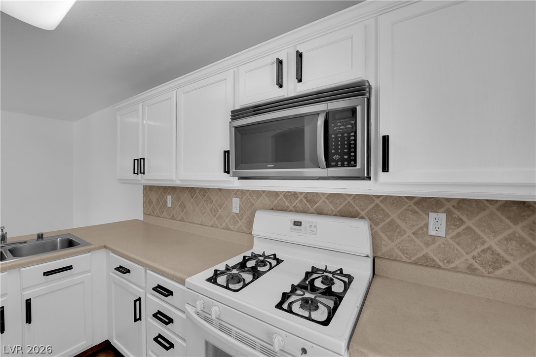 6288 Lapilli Avenue Las Vegas NV 89139