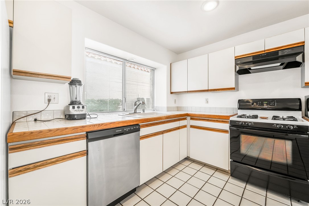 6986 Emerald Springs Lane Las Vegas NV 89113