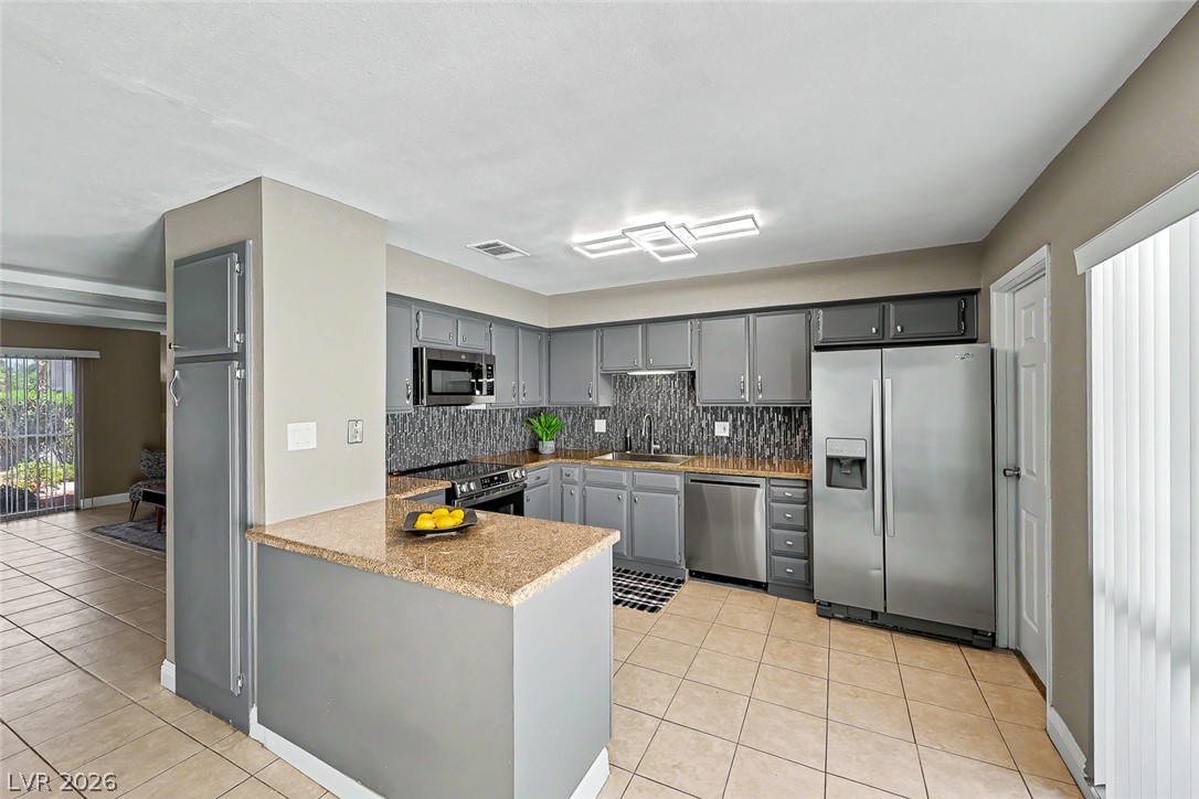 572 Willow Green Drive Las Vegas NV 89169