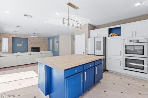 10029 Village Walk Avenue Las Vegas NV 89149