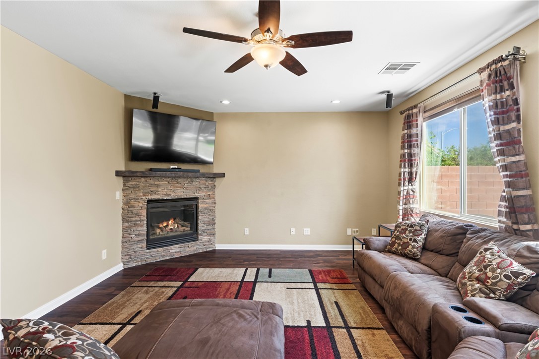 7628 Chase Hallow Street Las Vegas NV 89149