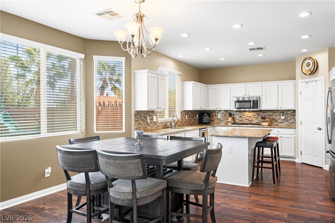 7628 Chase Hallow Street Las Vegas NV 89149