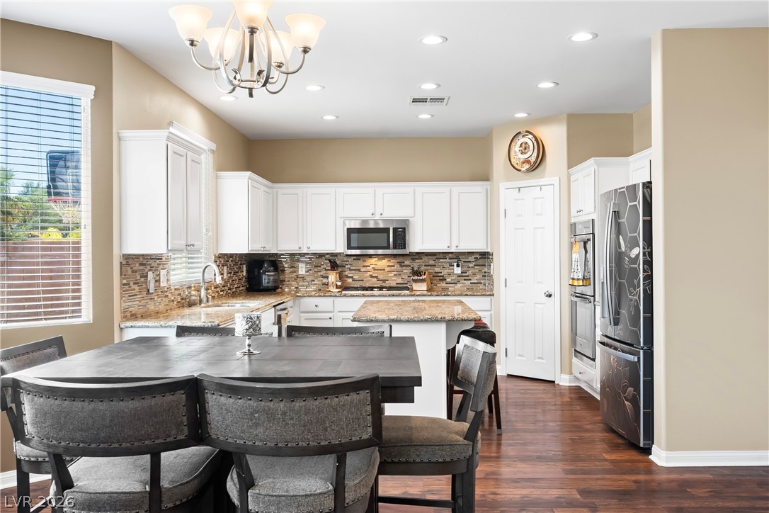 7628 Chase Hallow Street Las Vegas NV 89149
