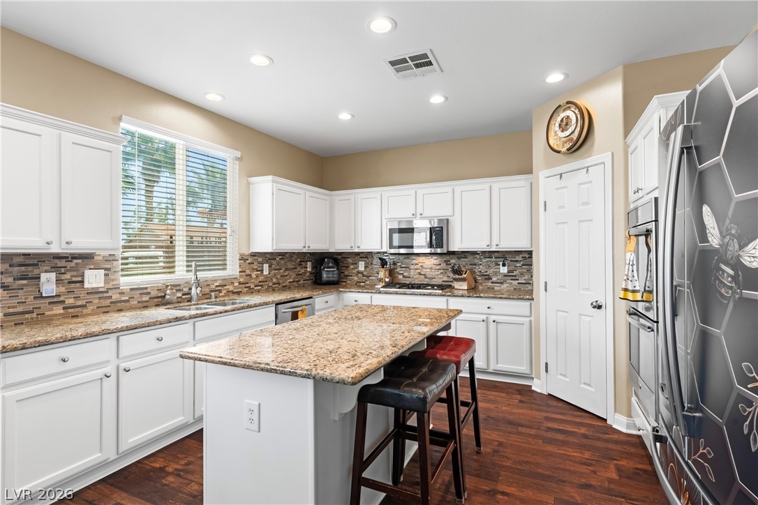 7628 Chase Hallow Street Las Vegas NV 89149