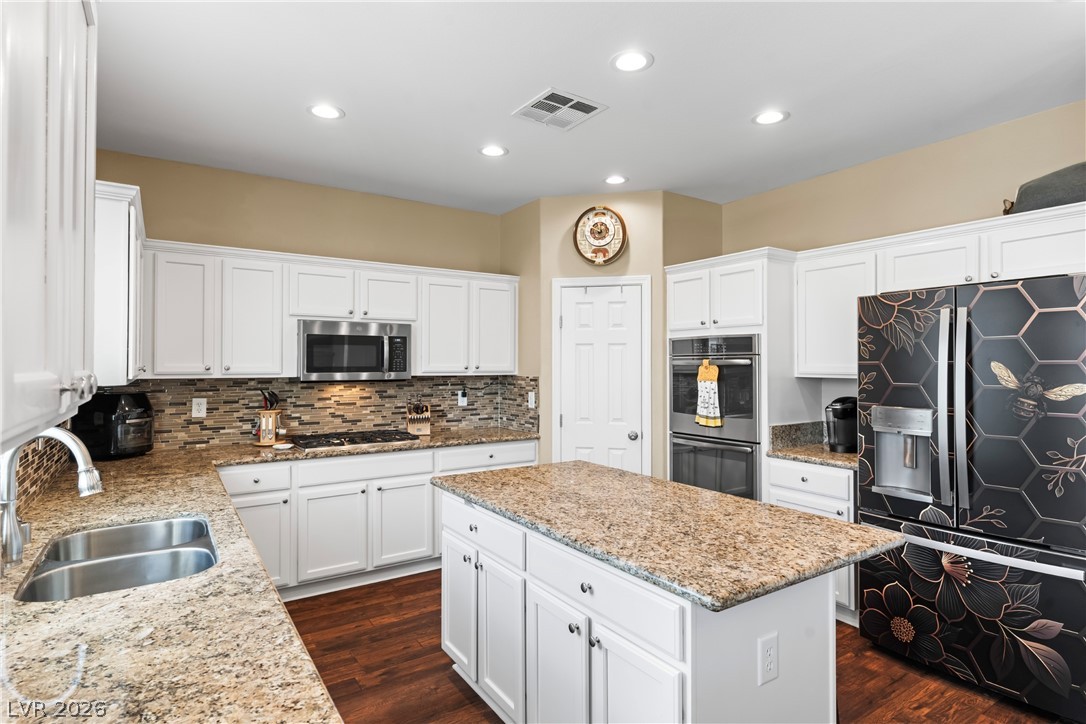 7628 Chase Hallow Street Las Vegas NV 89149
