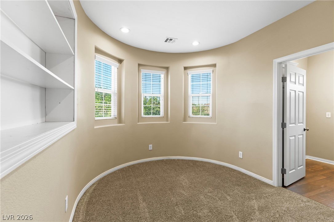 7628 Chase Hallow Street Las Vegas NV 89149