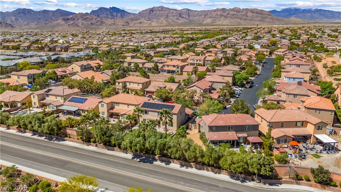 7628 Chase Hallow Street Las Vegas NV 89149