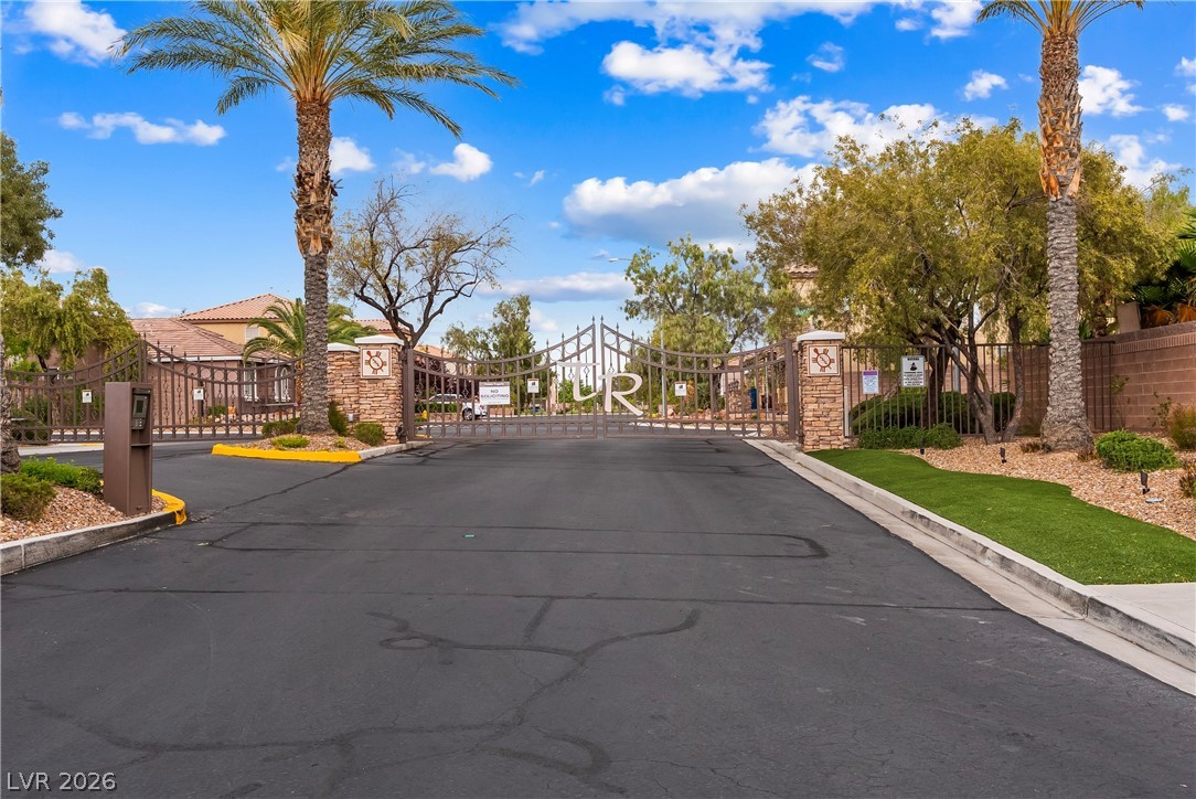 7628 Chase Hallow Street Las Vegas NV 89149