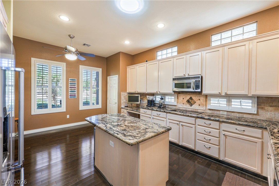 2010 High Mesa Drive Henderson NV 89012