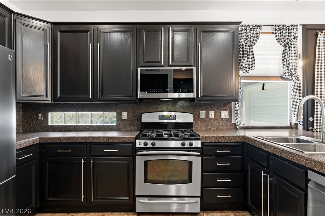 688 Canfield Point Avenue Las Vegas NV 89183