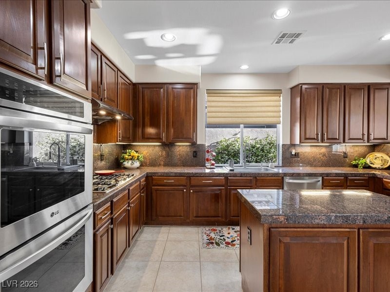 2933 Red Springs Drive Las Vegas NV 89135