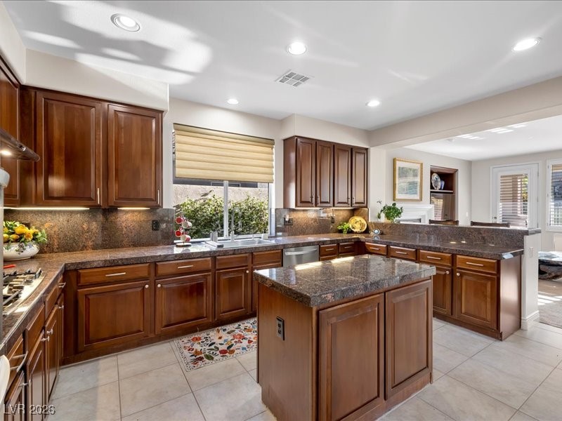 2933 Red Springs Drive Las Vegas NV 89135