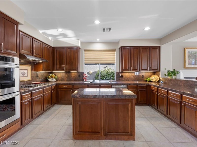 2933 Red Springs Drive Las Vegas NV 89135