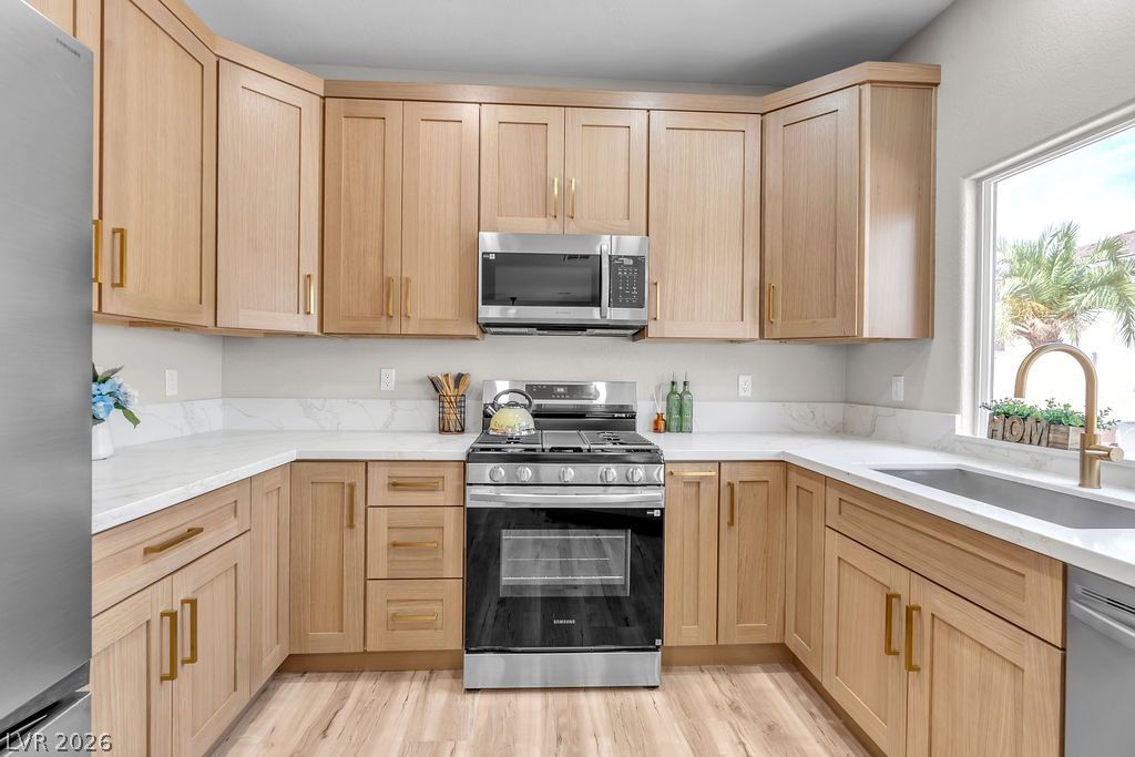 9004 Loggers Mill Avenue Las Vegas NV 89143
