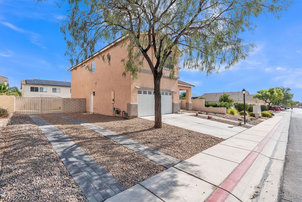 9004 Loggers Mill Avenue Las Vegas NV 89143