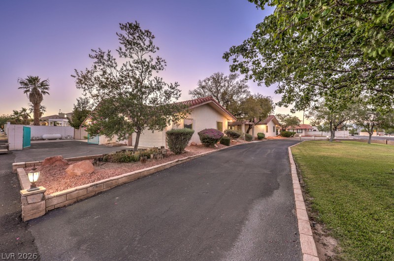 2135 South Cimarron Road Las Vegas NV 89117