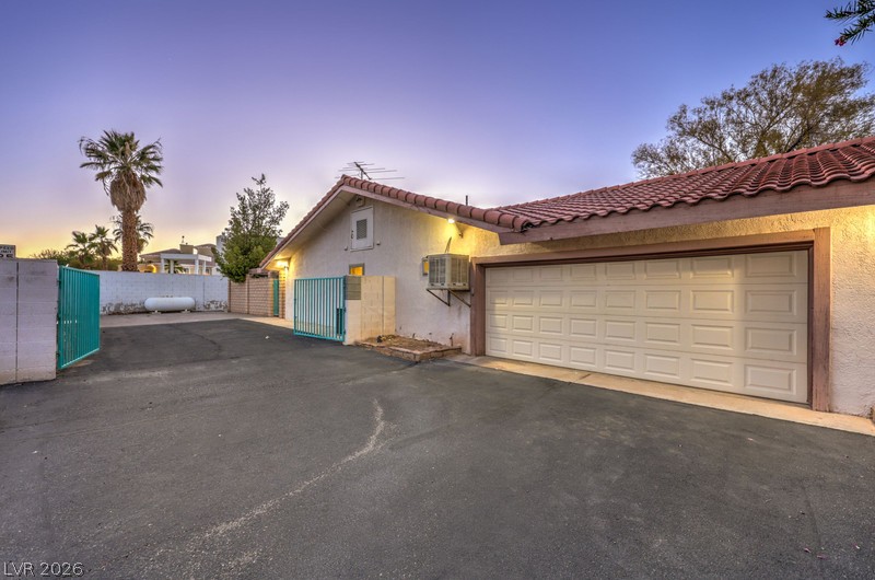 2135 South Cimarron Road Las Vegas NV 89117