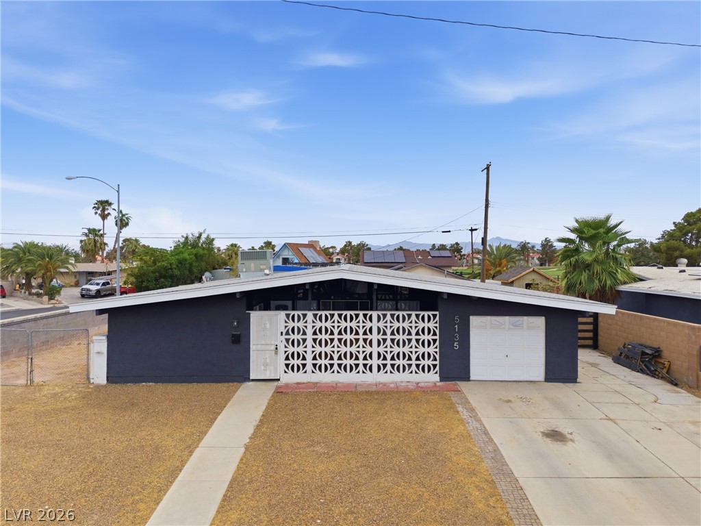 5135 Champions Avenue Las Vegas NV 89142