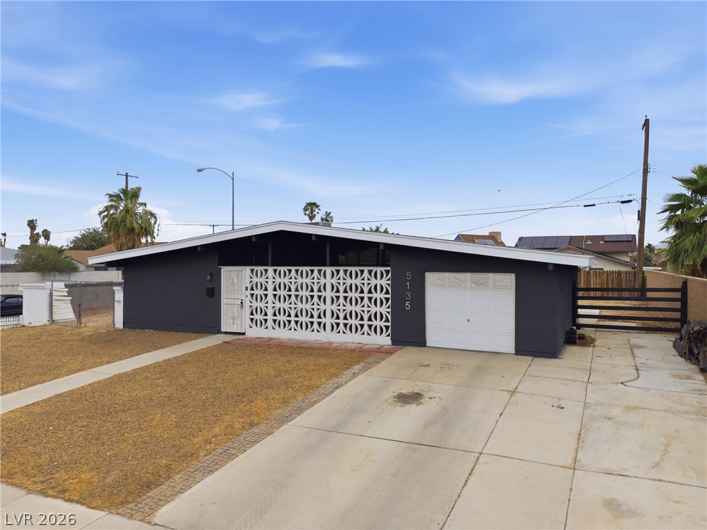 5135 Champions Avenue Las Vegas NV 89142