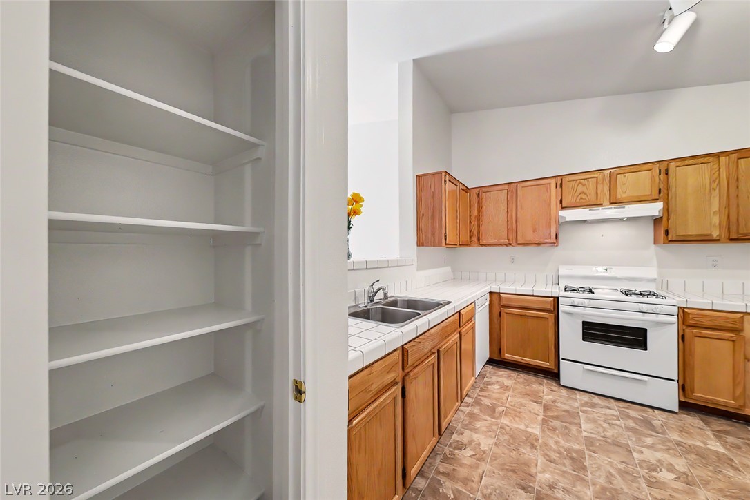 124 Painted Valley Street Henderson NV 89074