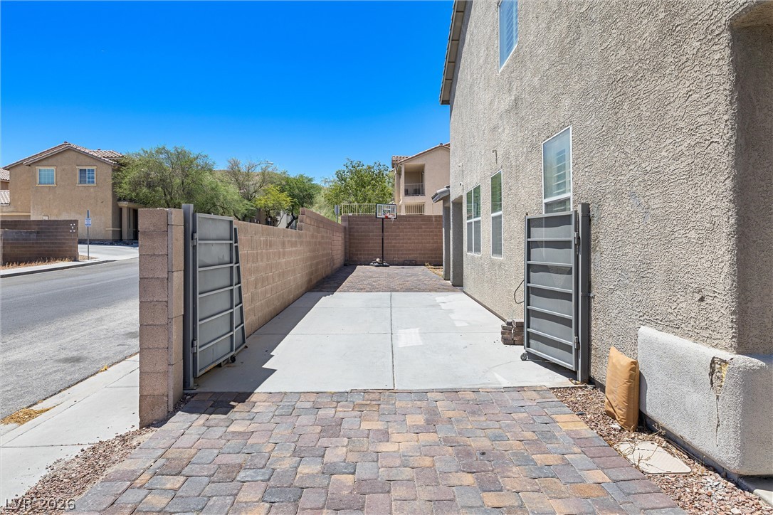 6297 Whispering Creek Street Las Vegas NV 89148