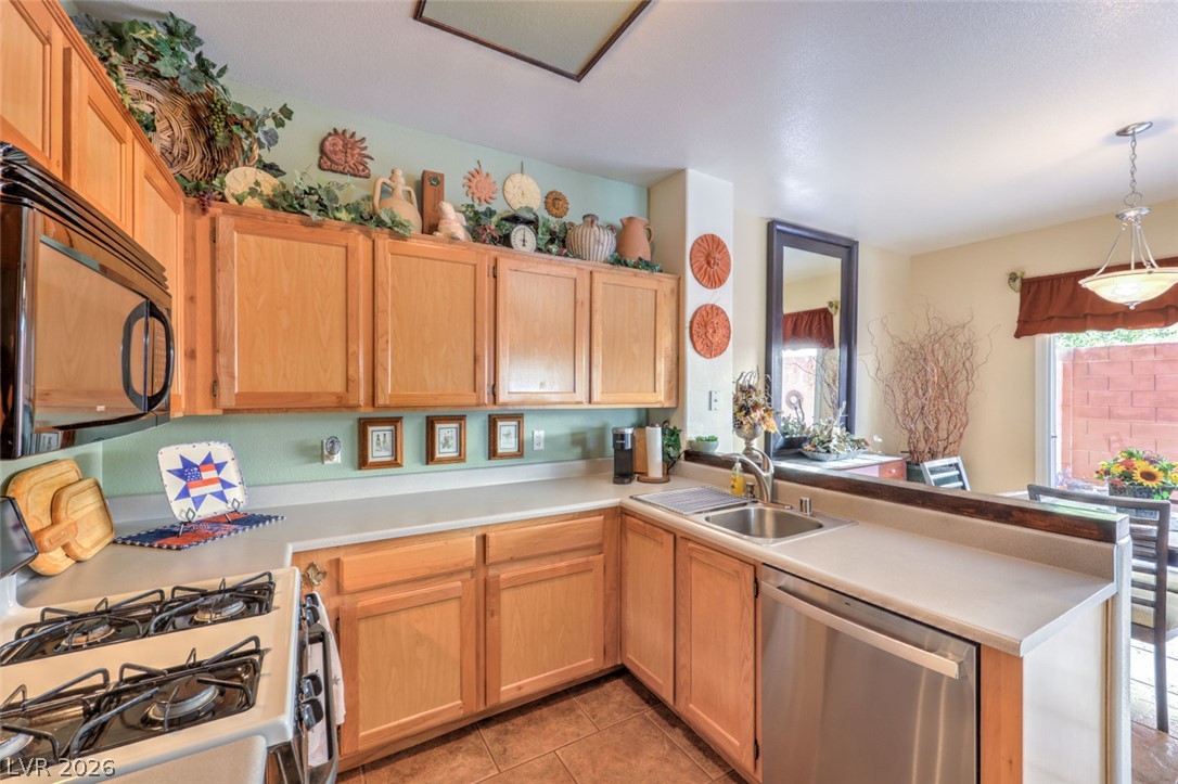 6437 Sundown Heights Avenue Las Vegas NV 89130