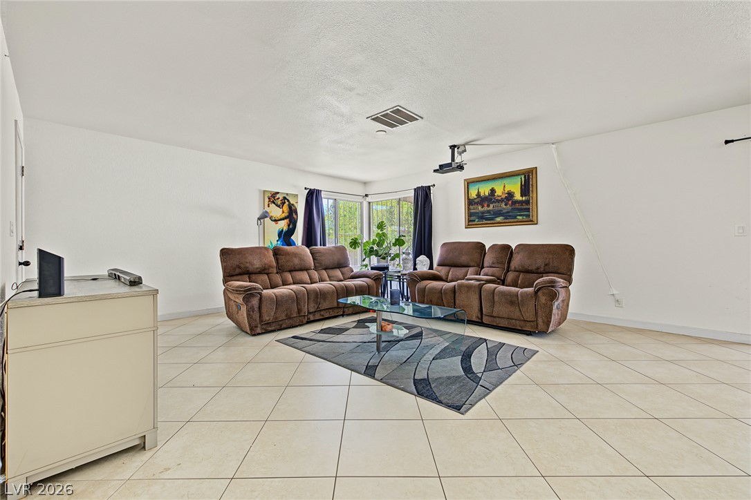 6992 Quarry Drive Las Vegas NV 89147