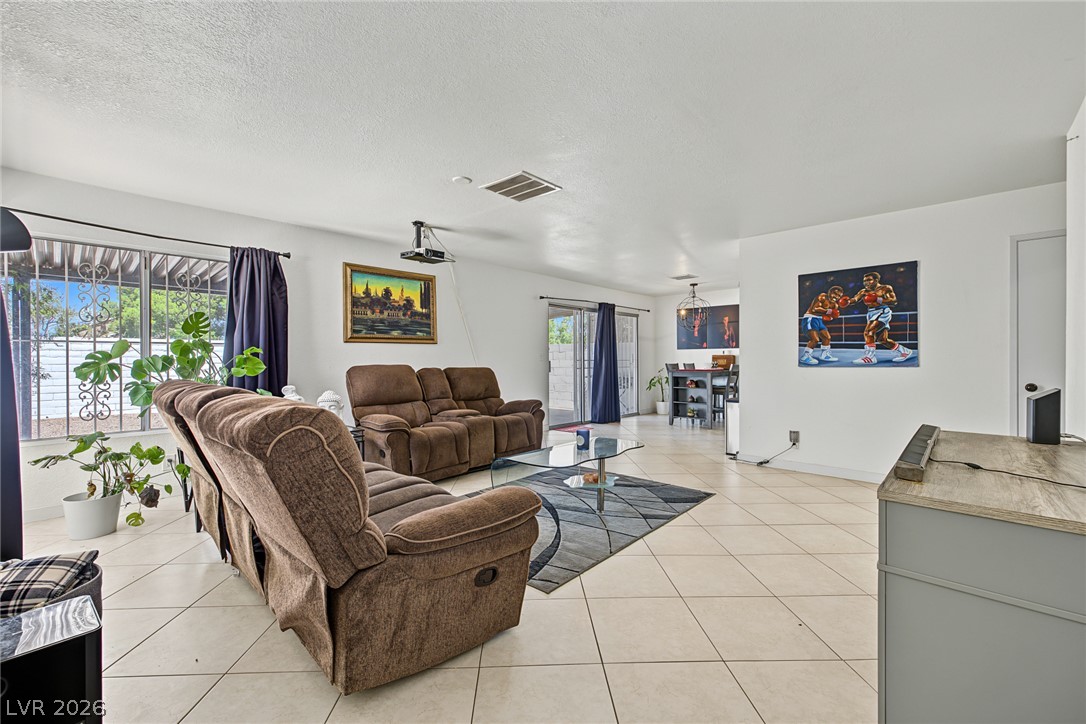 6992 Quarry Drive Las Vegas NV 89147