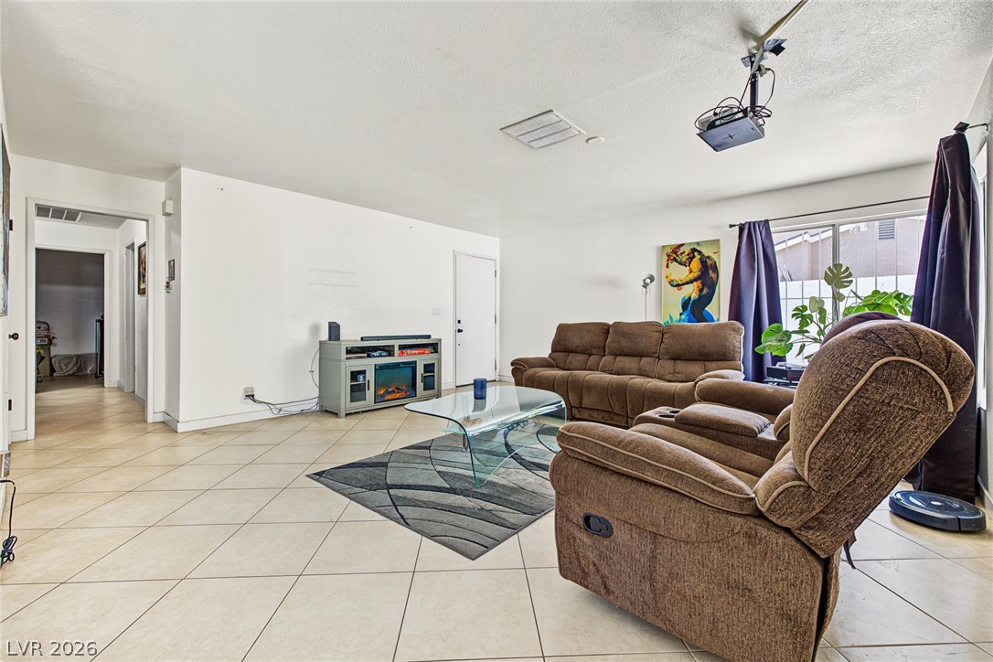 6992 Quarry Drive Las Vegas NV 89147