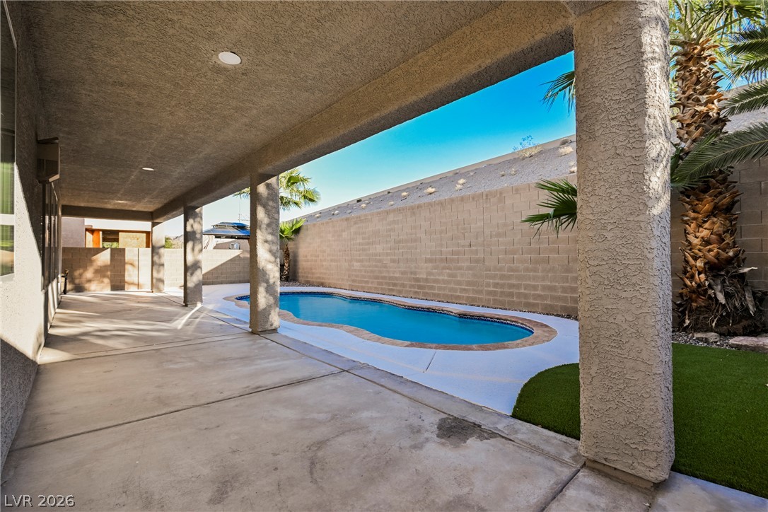 733 Blue Crystal Creek Road Henderson NV 89002