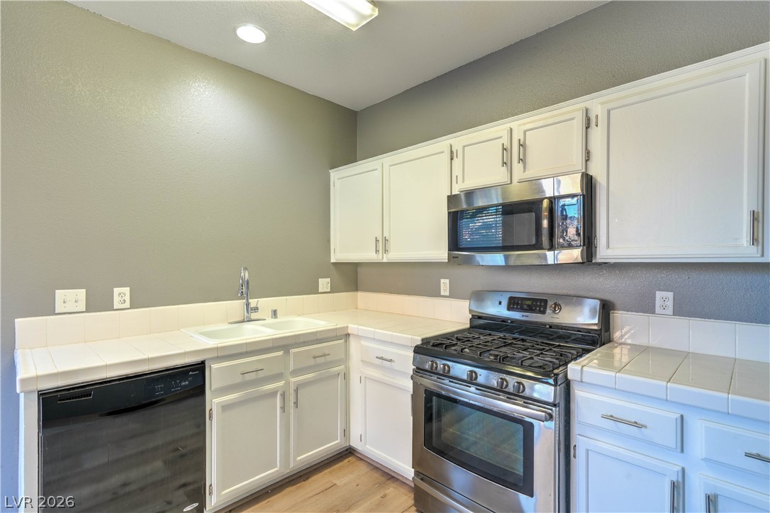 2704 Wooly Rose Avenue Las Vegas NV 89106