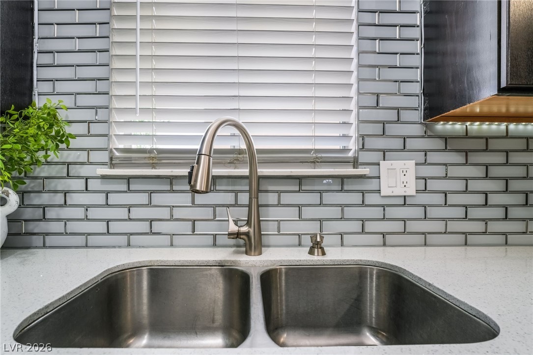 2004 Winwood Street Las Vegas NV 89108