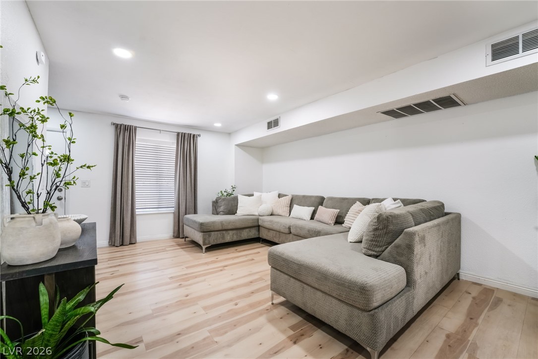 2004 Winwood Street Las Vegas NV 89108